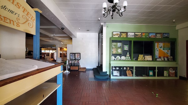 Empty Pea Soup Andersen's restaurant in Buellton, CA. A guestbook on the left and a merchandise window is on the right.